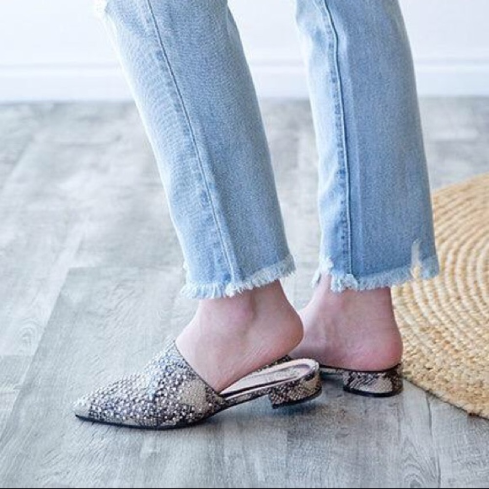 ⚡️SNAKE STUDDED MULES- SHOES - Picture 3 of 3
